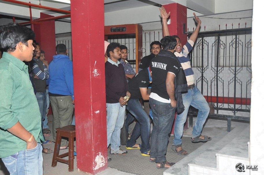 Gopala-Gopala-Benefit-Show-at-Shiva-Parvathi